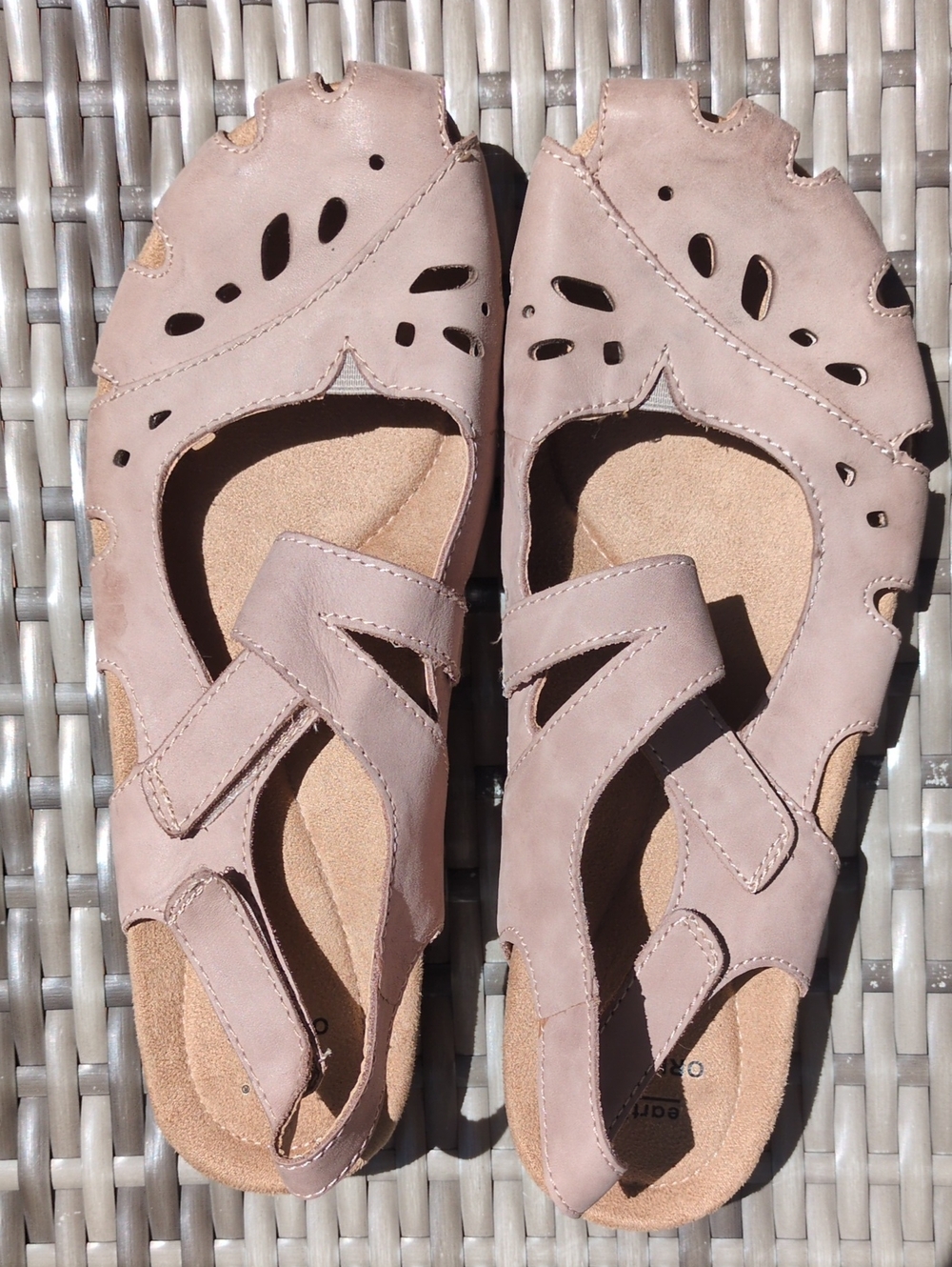 Earth Origins Bosk Benji Beige Adjustable Leather Sandals Women's 10W Wide Width